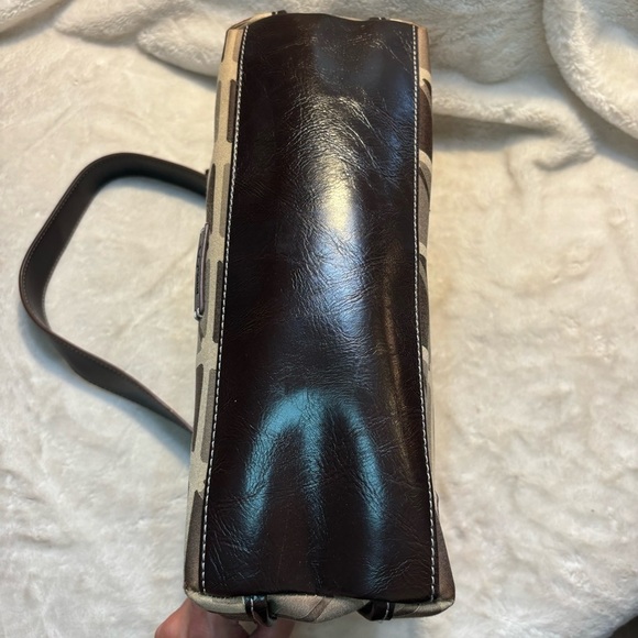 Nine & Co. Shoulder Bag Brown Tan Geometric Silver-Tone Hardware Classic - Picture 4 of 16